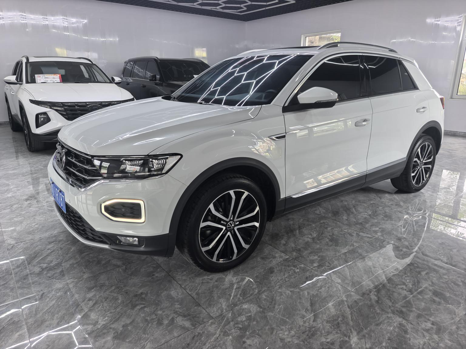Volkswagen T-ROC 280TSI DSG 4WD Luxury Connect 2023