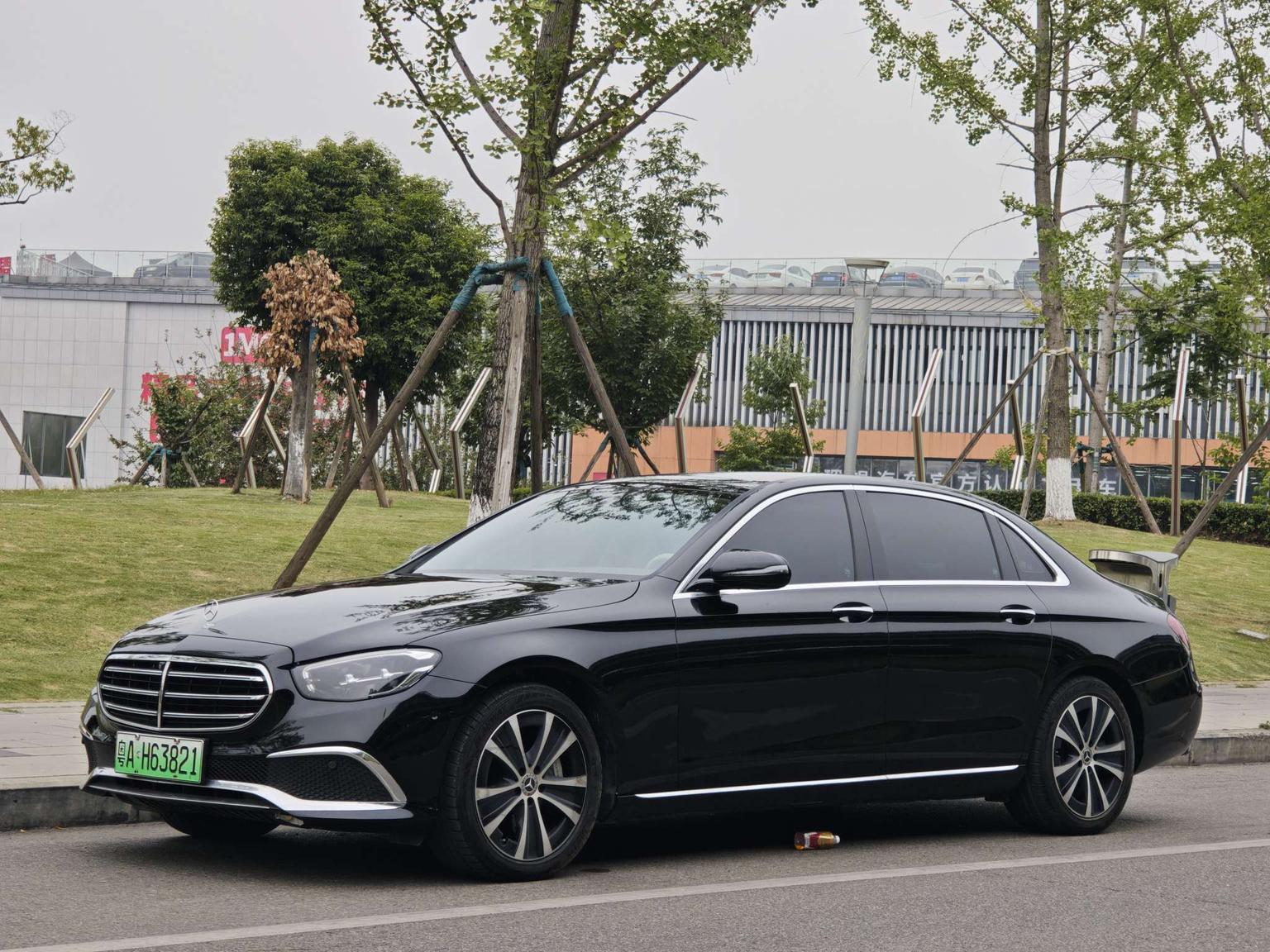 Mercedes Class-E 3rd Facelift E 350 e L Sport Sedan 2022