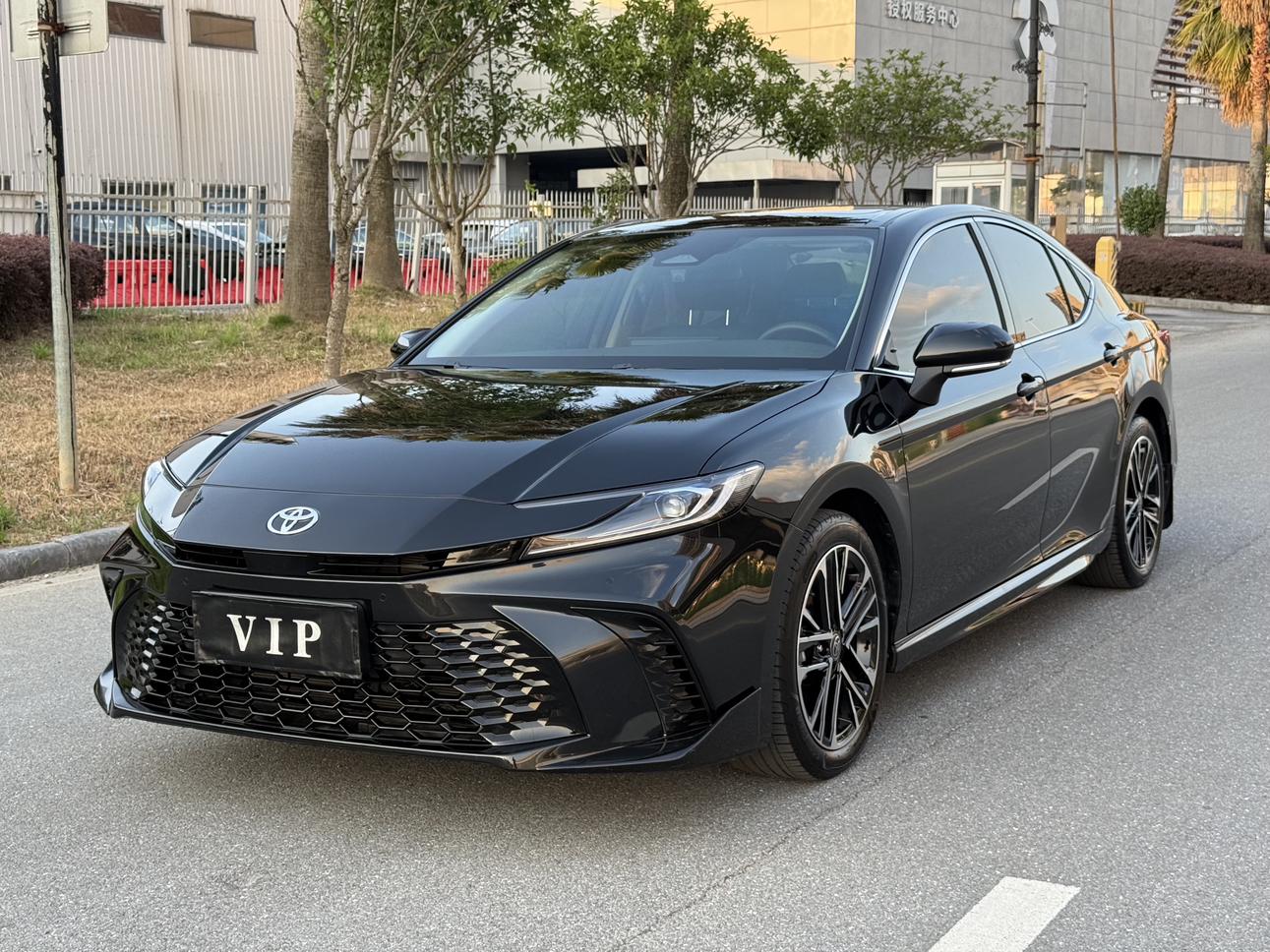 Toyota Camry 2.0HSE Sport Lite 2025