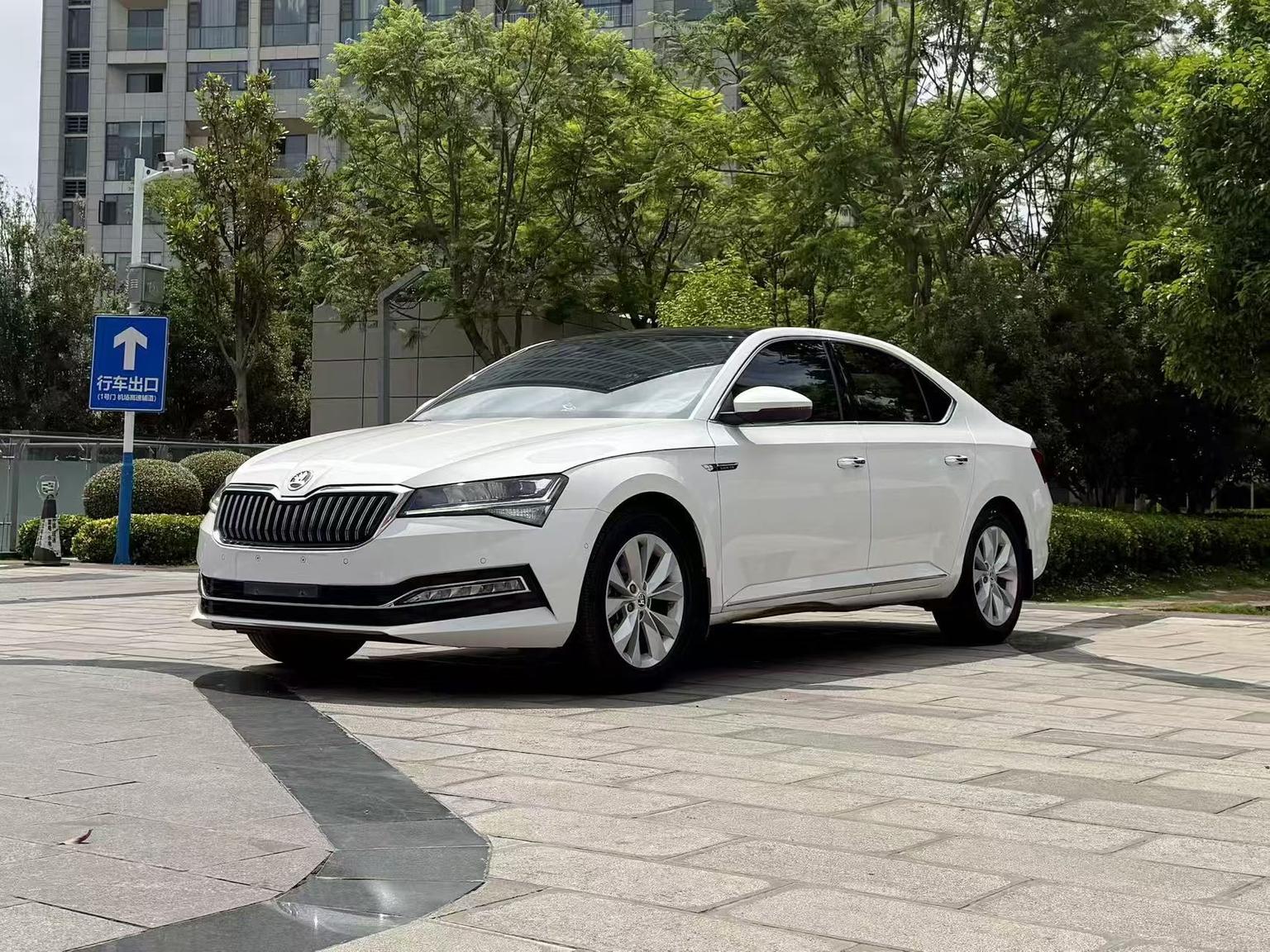 Skoda Superb 280 TSI DSG Comfort (1.4L) 2021