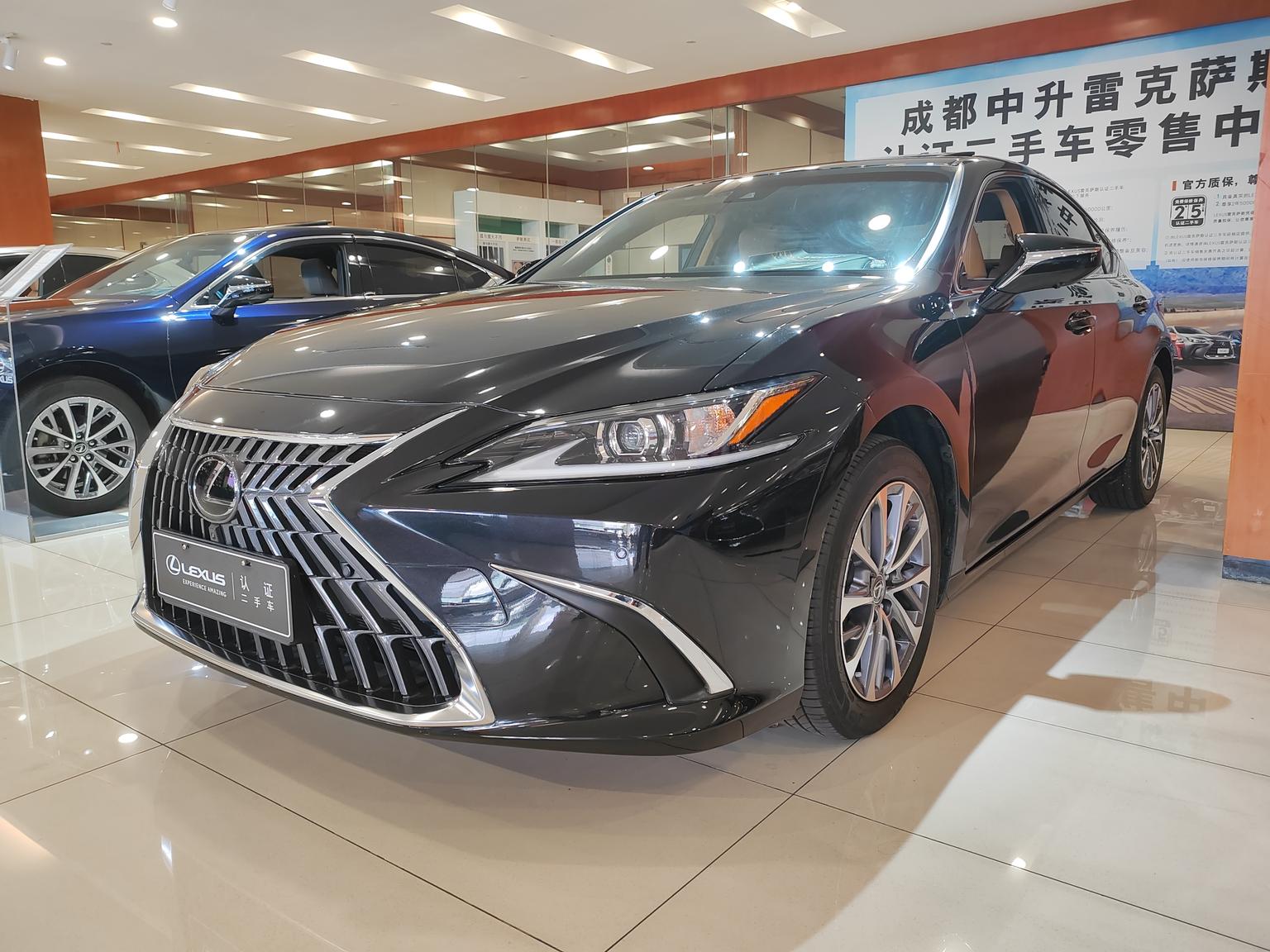 Lexus ES 260 Excellence Edition 2024