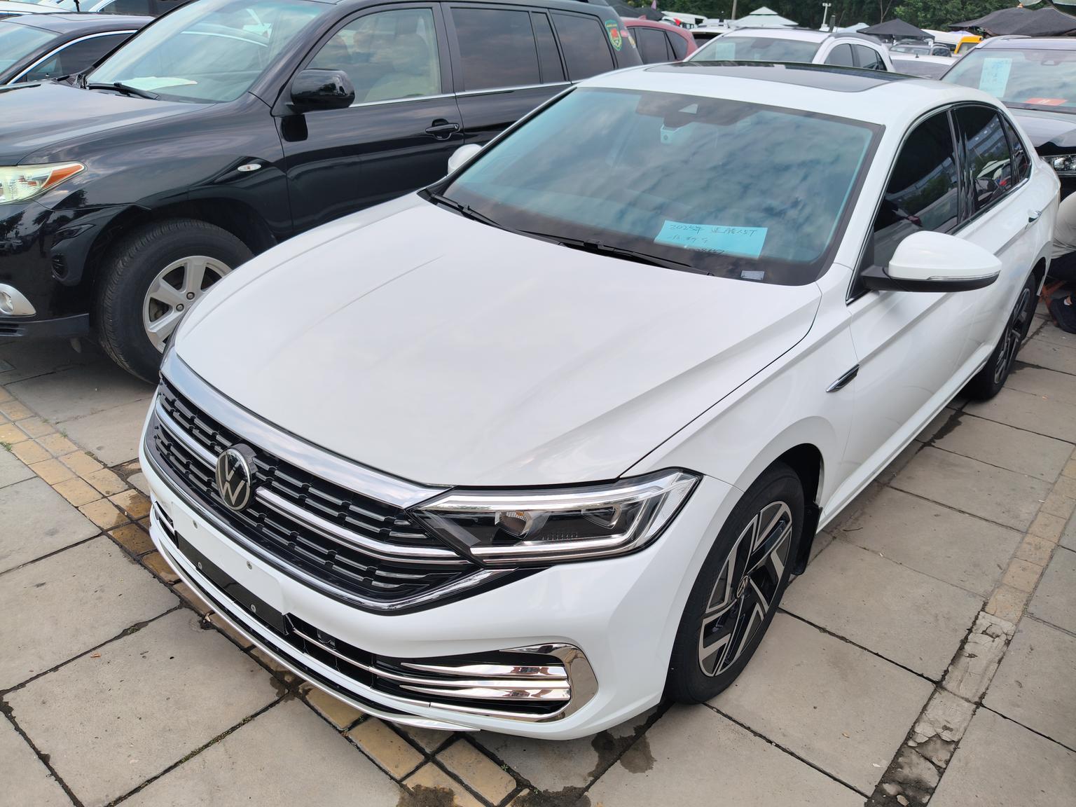 Volkswagen Sagitar 300TSI DSG Beyond 2025