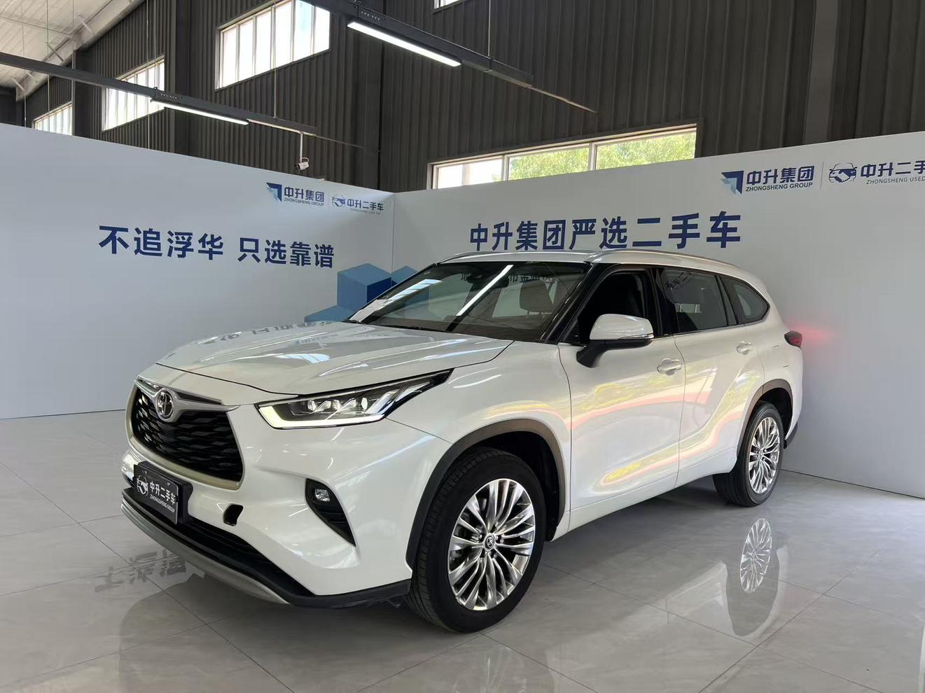Toyota Highlander Luxury 7-Seater AWD (2L) 2024