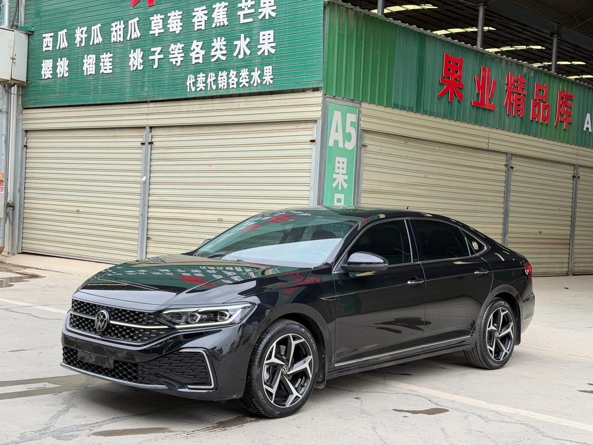 Volkswagen Passat 330TSI Stardust Luxury 2023