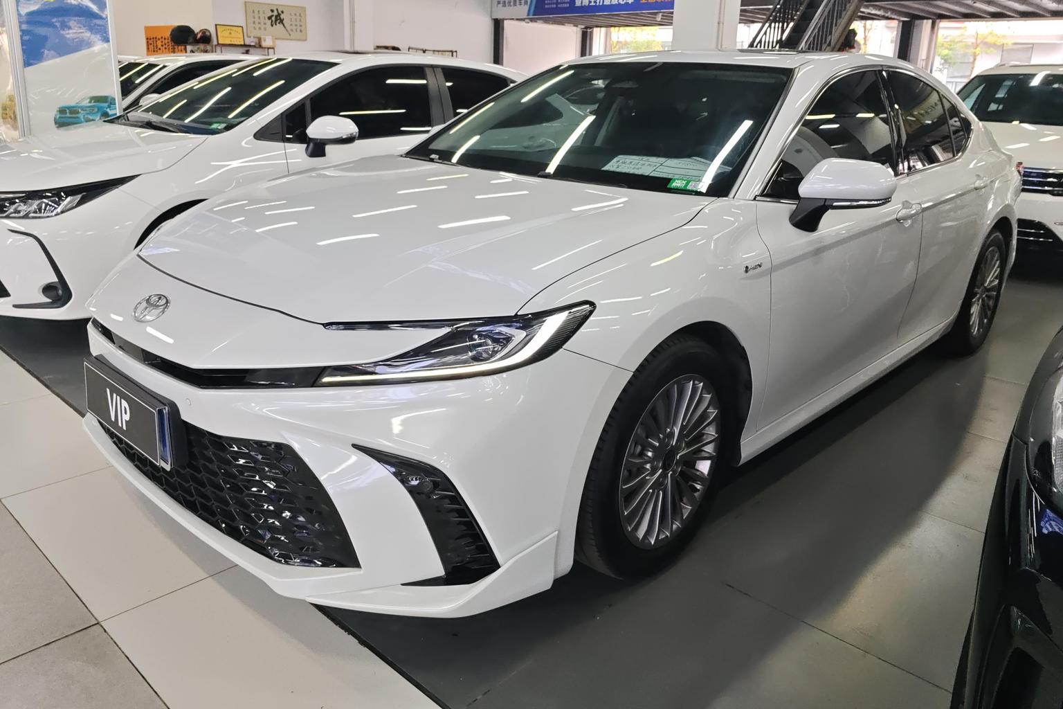 Toyota Camry 2.0HE Elite 2025