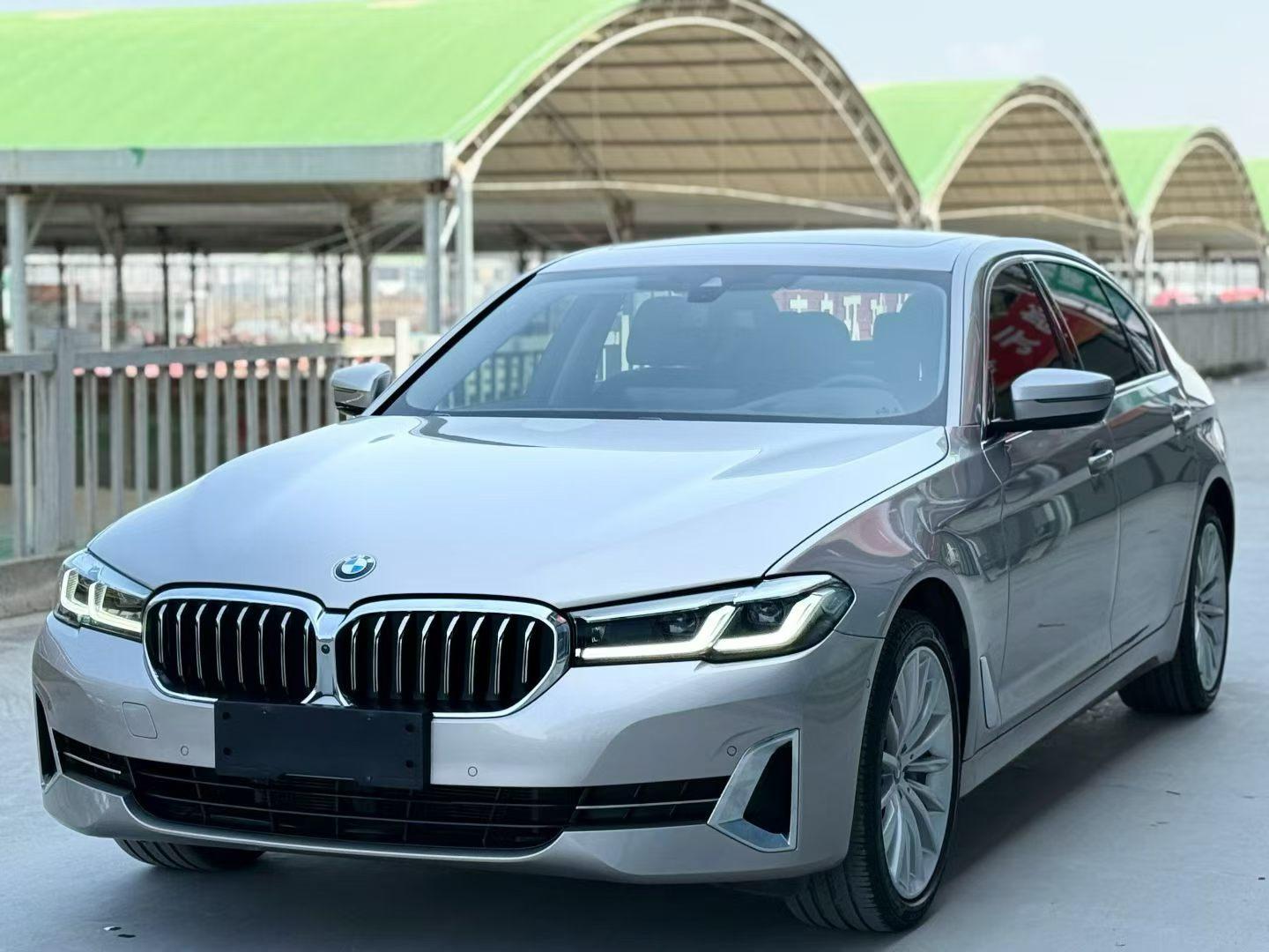 BMW 5 Series Deluxe Luxury Package (2L) 2023