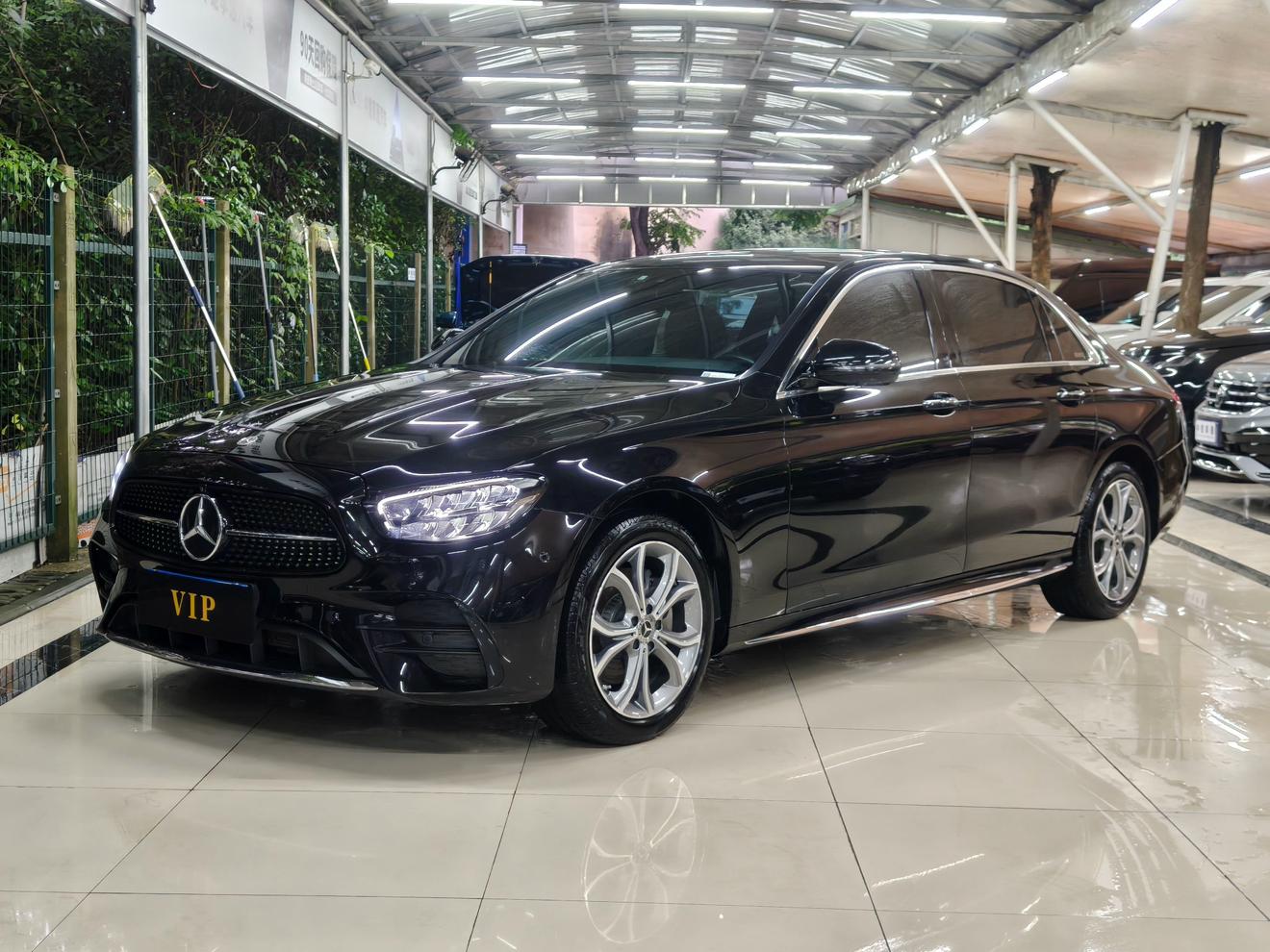 Mercedes Class-E E 300 L Luxury Sport Sedan (2L) 2022