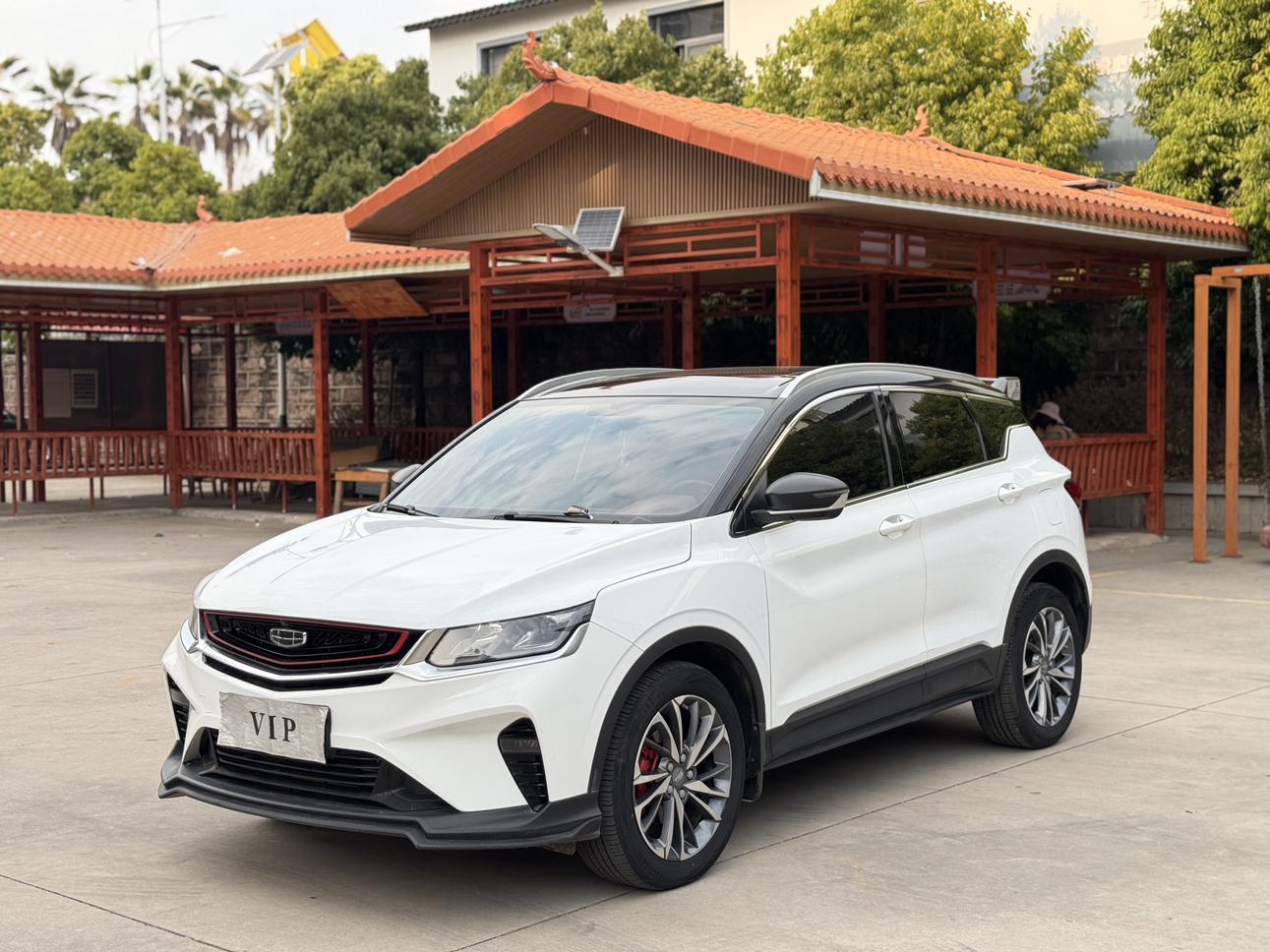 Geely Coolray 260T DCT Battle 2021