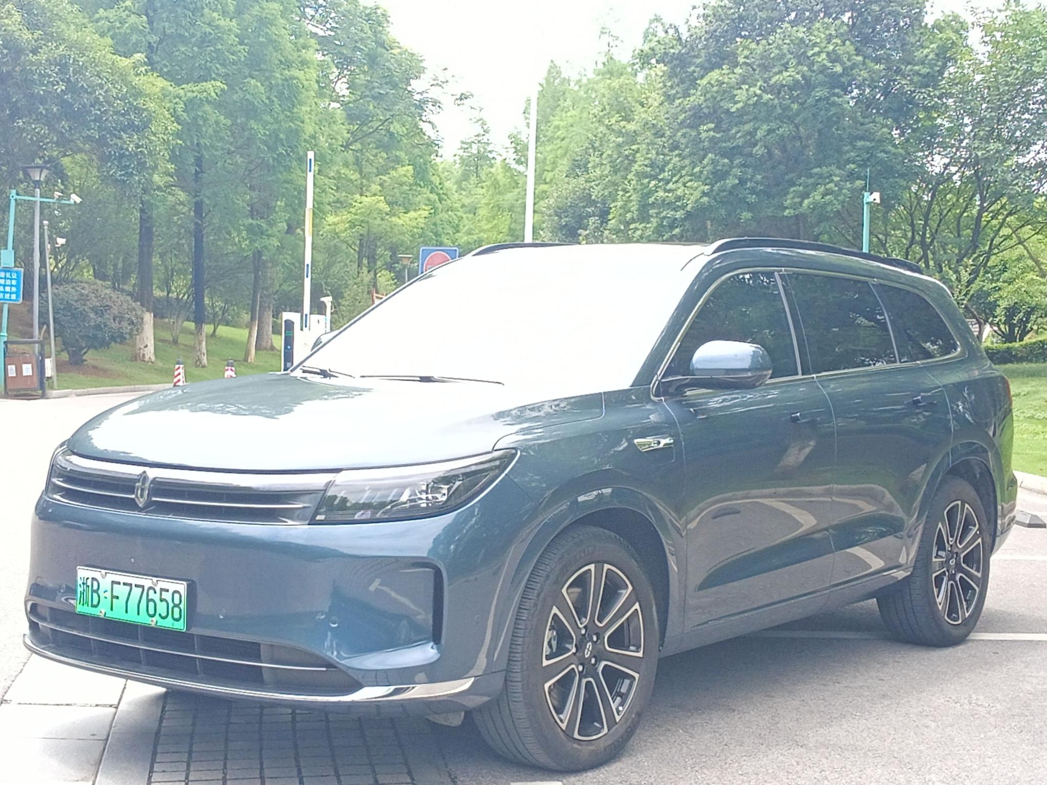 Aito M7 Pro 6-Seat Intelligent Drive AWD 2024