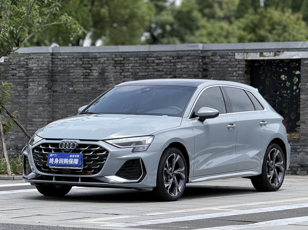 Audi A3 35 TFSI Flying Enjoy 2025