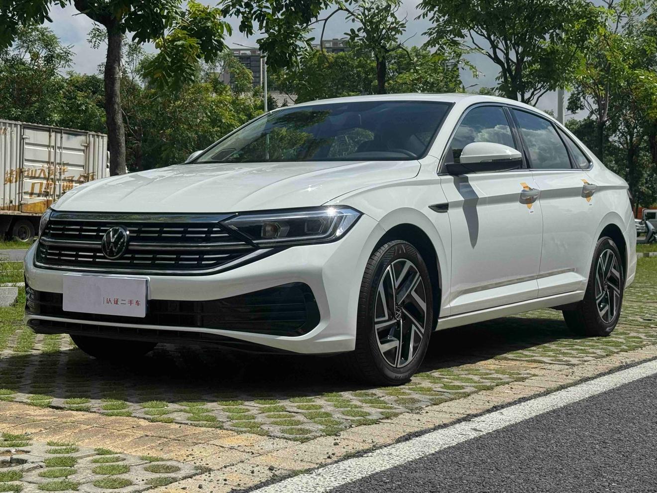 Volkswagen Sagitar 300TSI DSG Excellence (1.5L) 2024