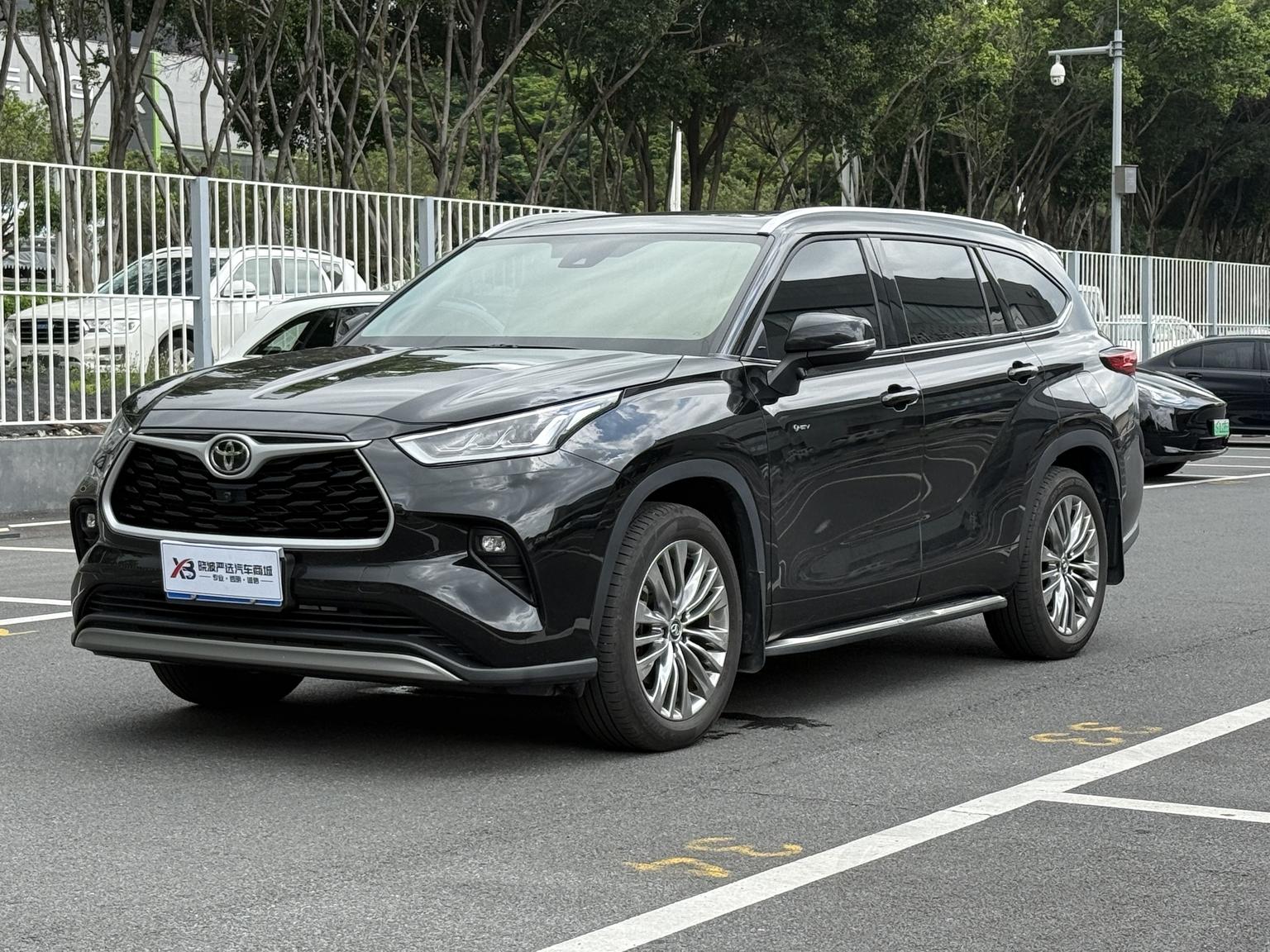 Toyota Highlander Hybrid 4WD Luxury 2025