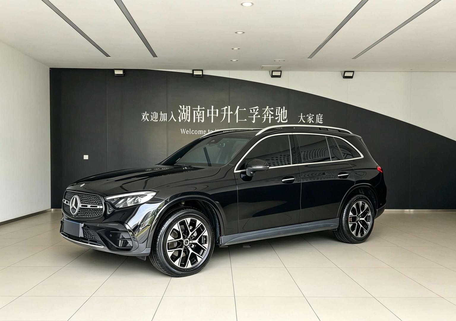 Mercedes GLC 260 L 4MATIC Luxury 5-Seat 2023