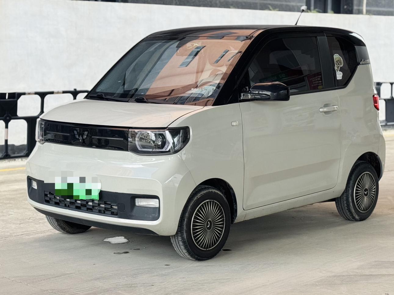 Wuling Miniev Macaron Premium Edition LFP (E6FA) 2022
