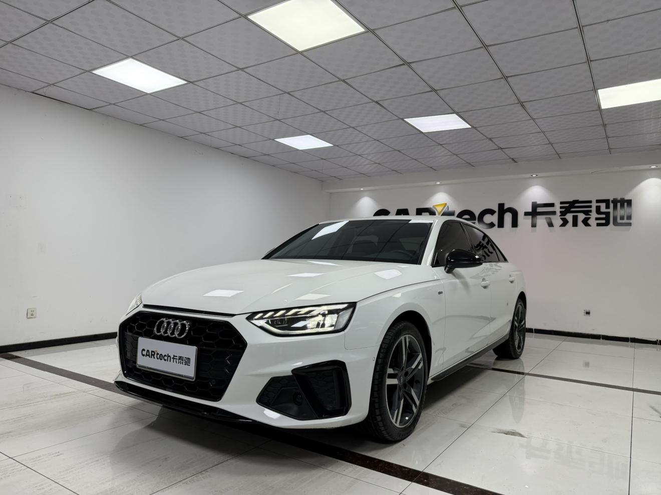 Audi A4L 40 TFSI Luxury Dynamic 2023