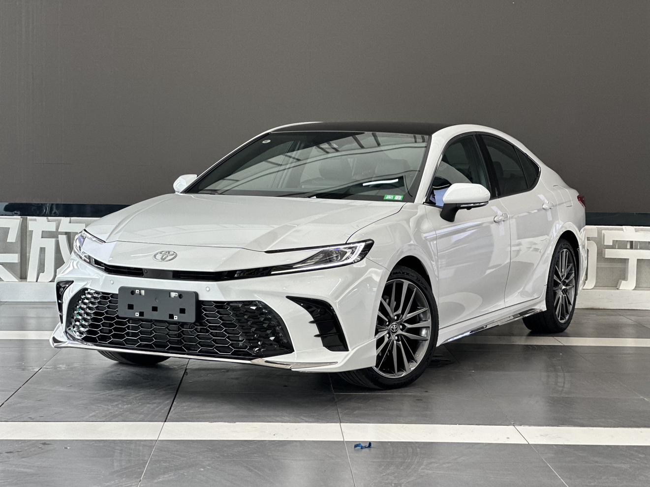 Toyota Camry 2.0HXS Sport Plus 2026