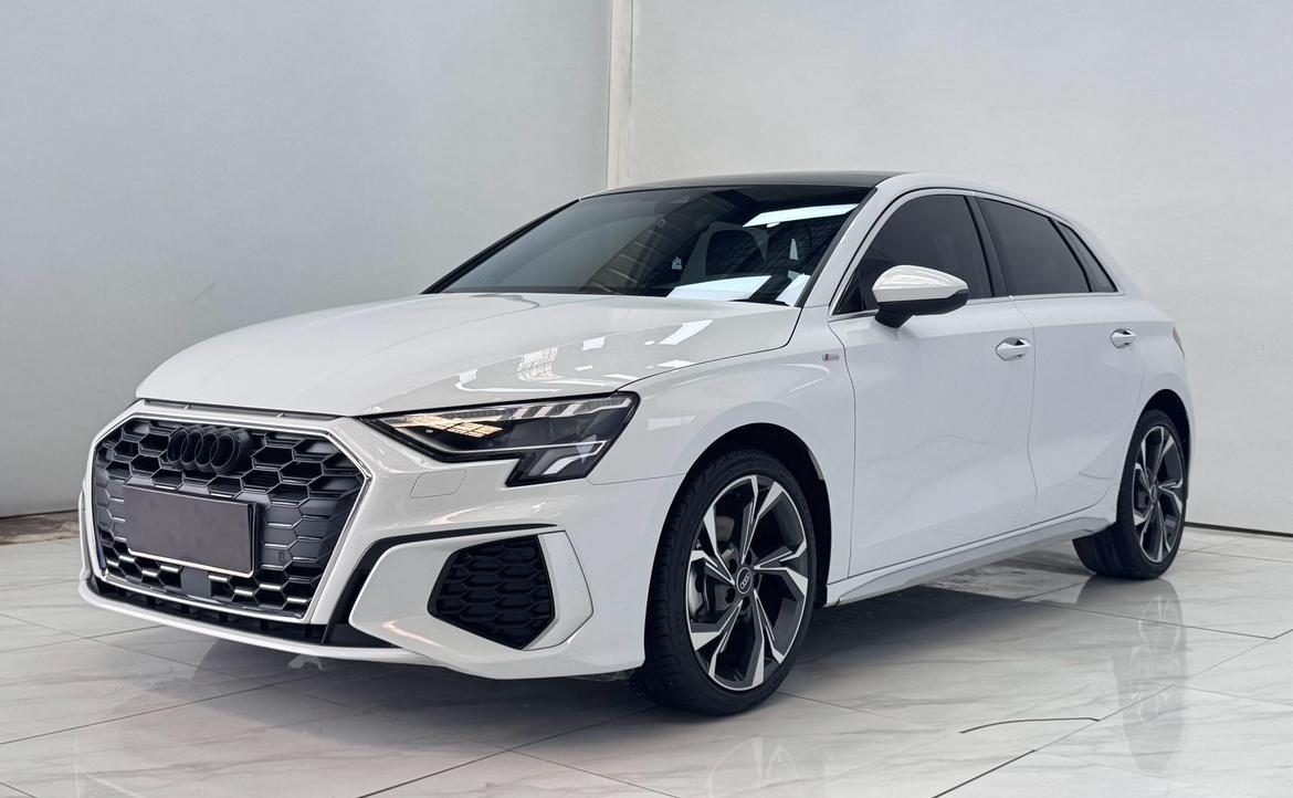 Audi A3 35 TFSI Luxury Sport 2022