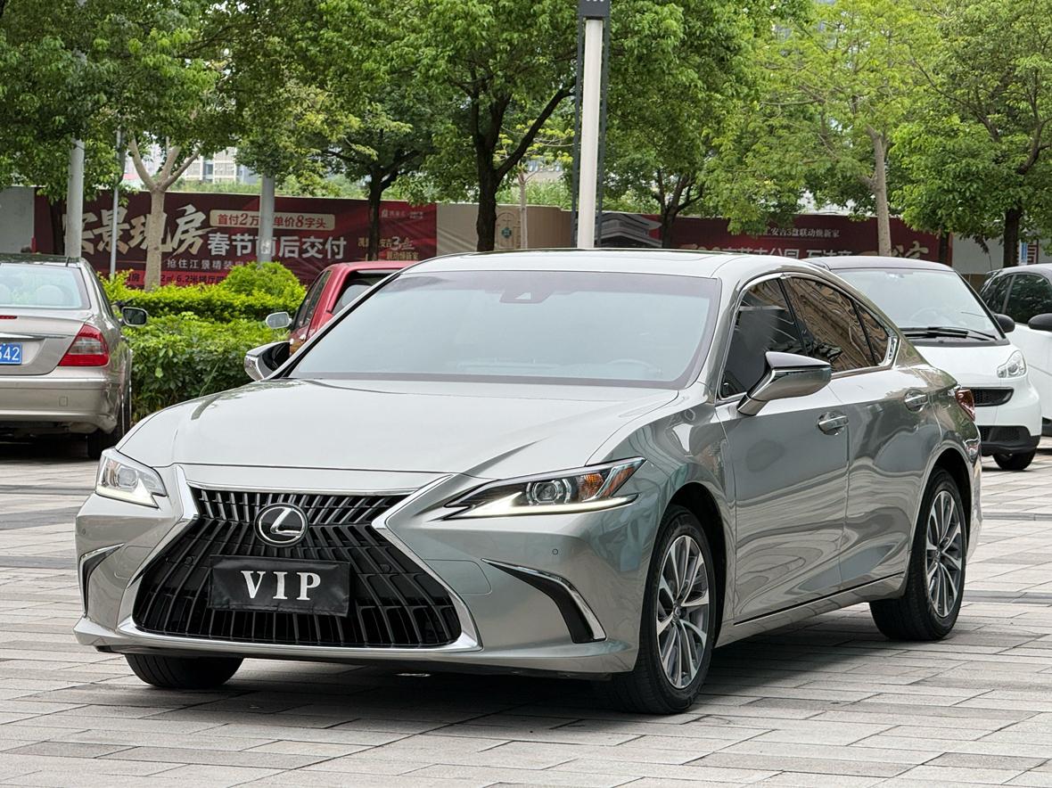 Lexus ES Excellent (2L) 2023