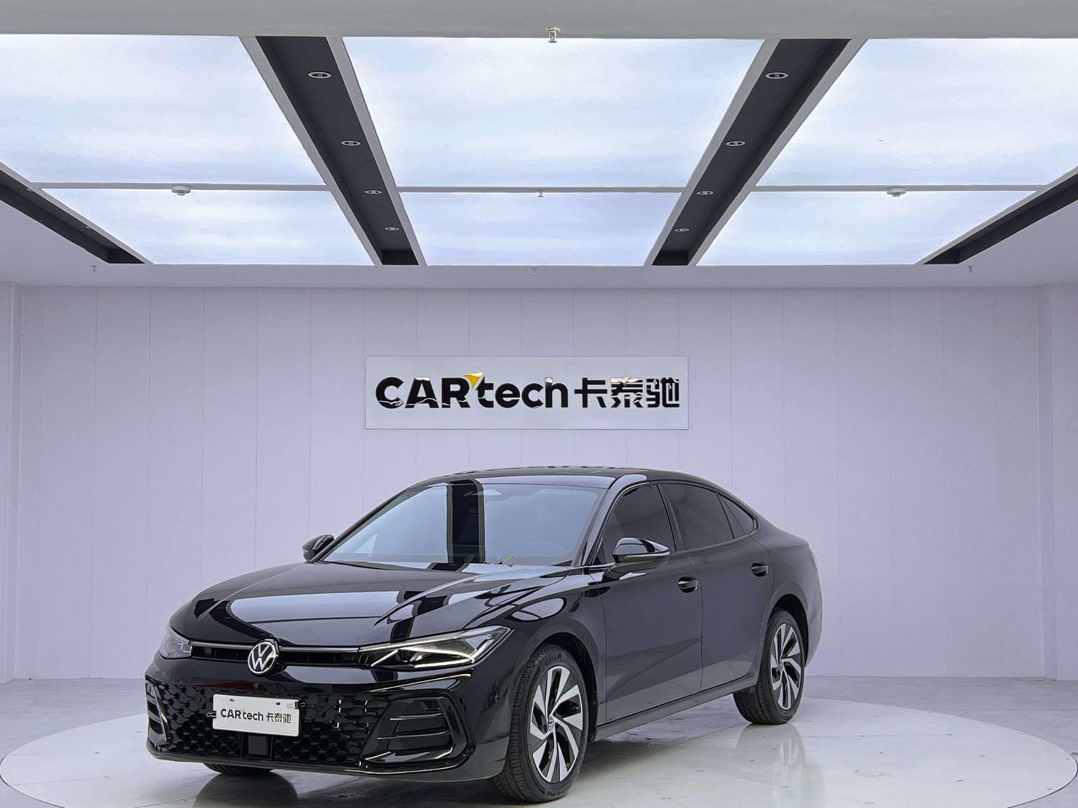 Volkswagen Passat 380TSI Starlight Dragon Fortune 2025