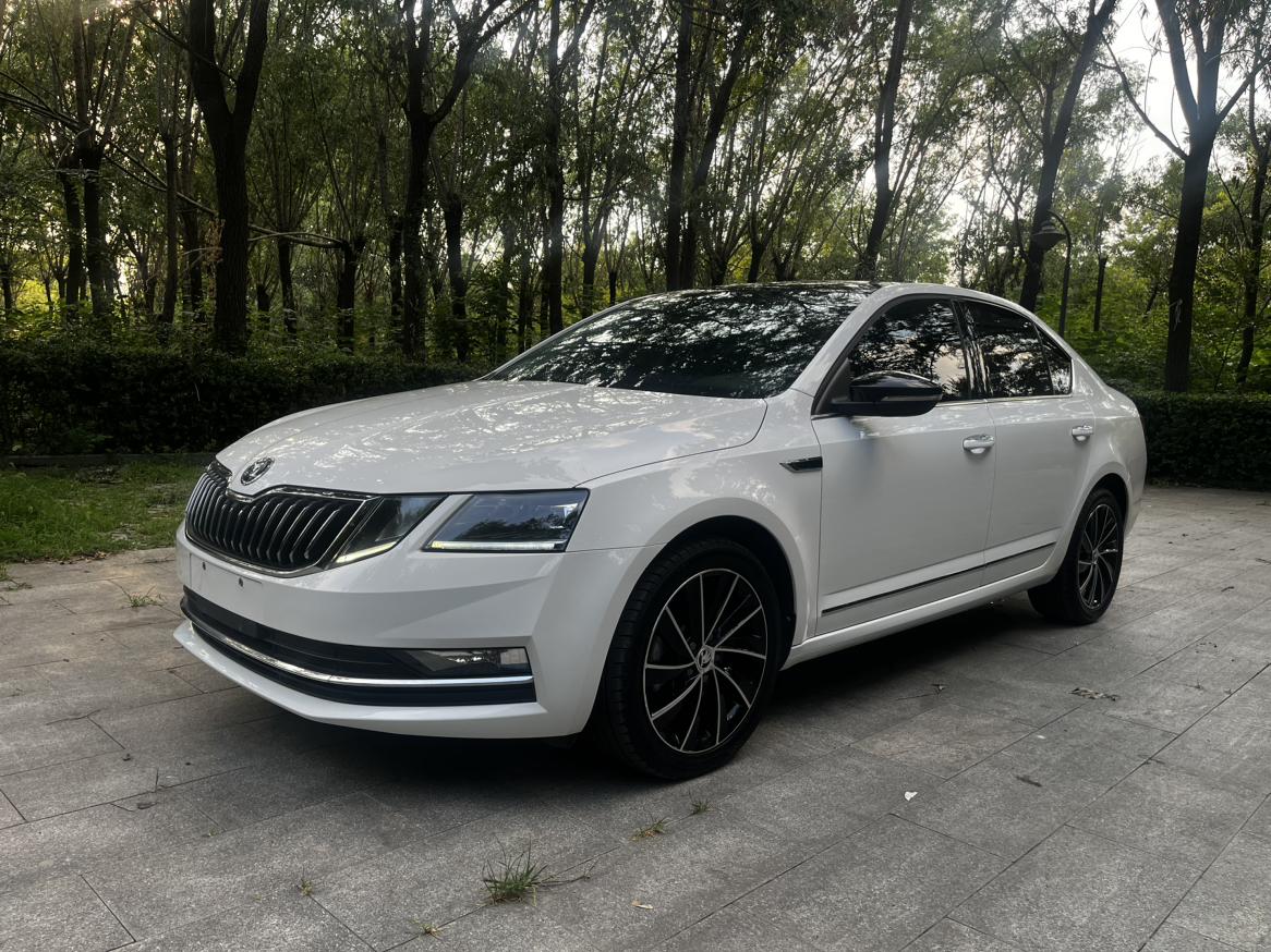 Skoda Octavia 280 TSI DSG Intelligent Luxury 2021