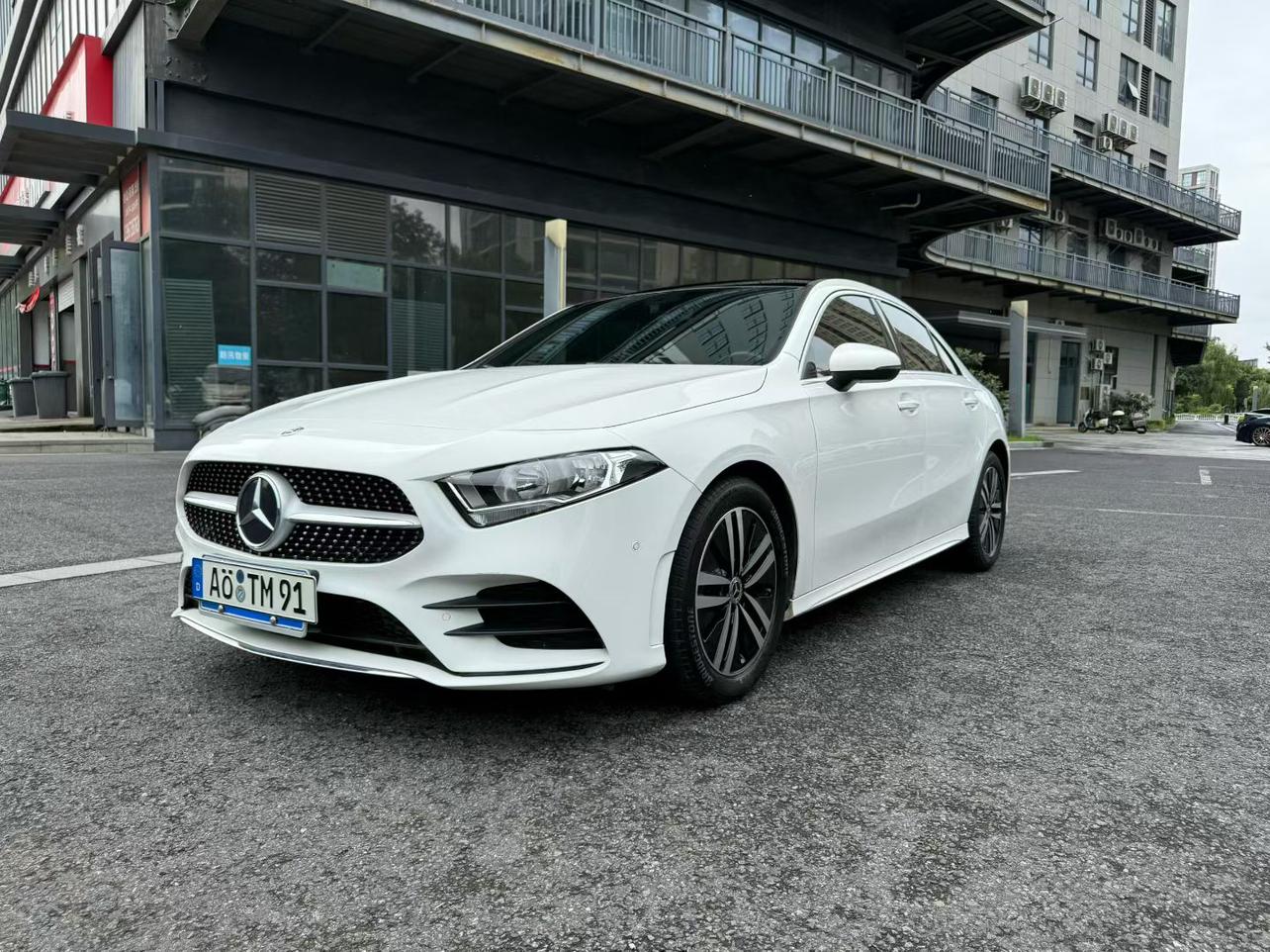 Mercedes Benz Class-A A180L 2019