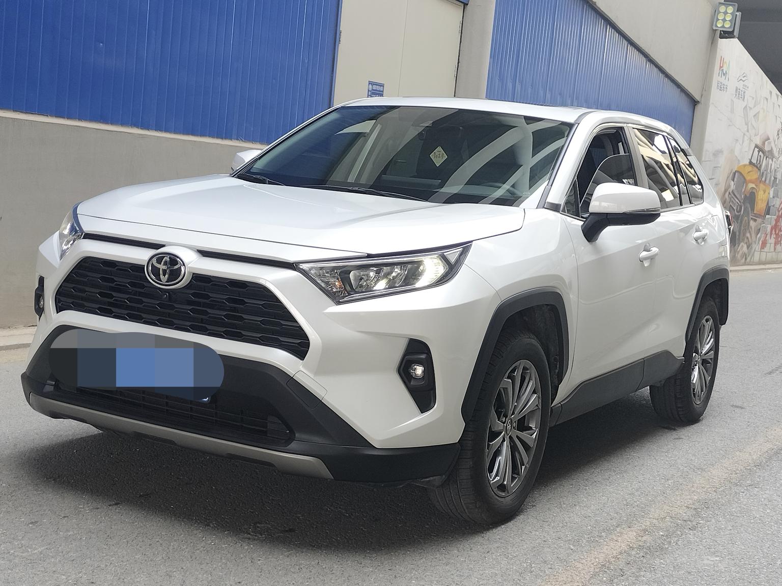Toyota RAV4 2.0L CVT 2WD 20th Anniversary Platinum Edition 2023