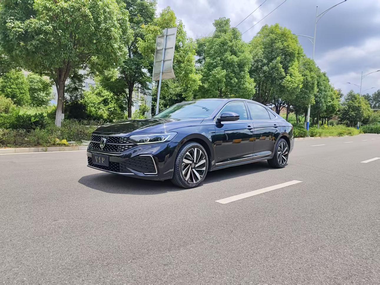 Volkswagen Passat 330TSI Stardust Luxury 2022