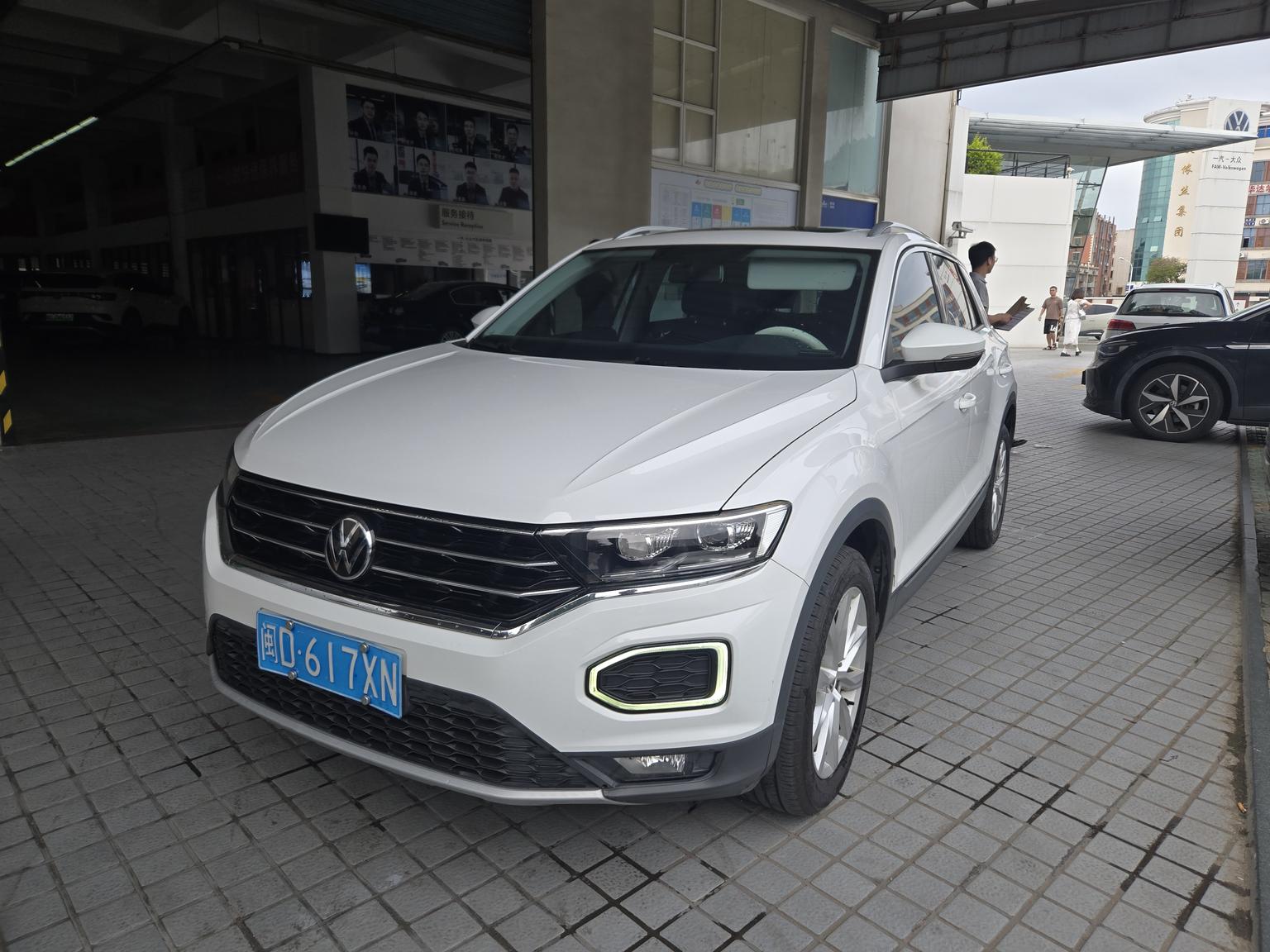 Volkswagen T-ROC 280TSI DSG 2WD Elite Connect 2022