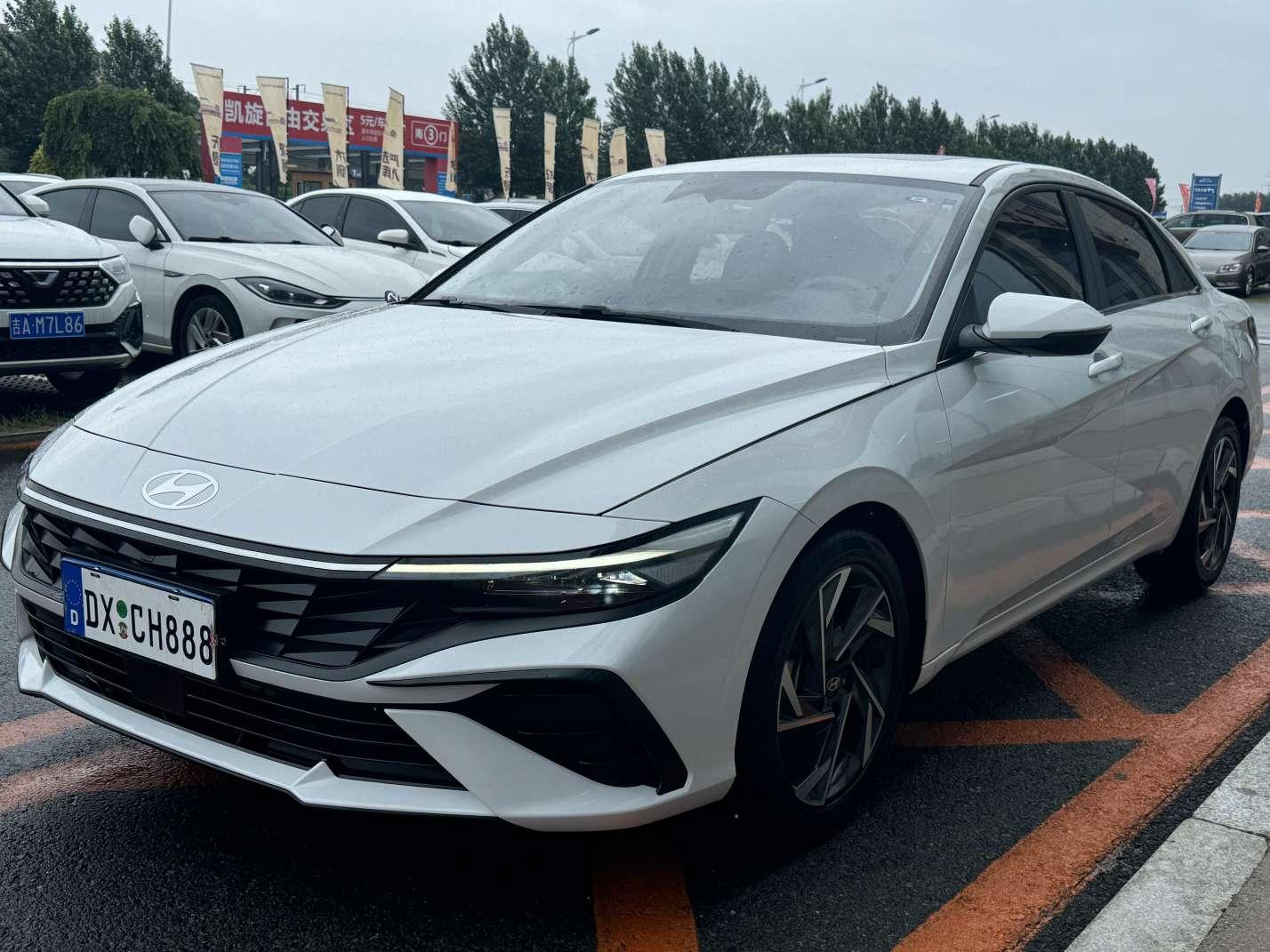 Hyundai Elantra LUX Premium Edition (1.5L) 2024
