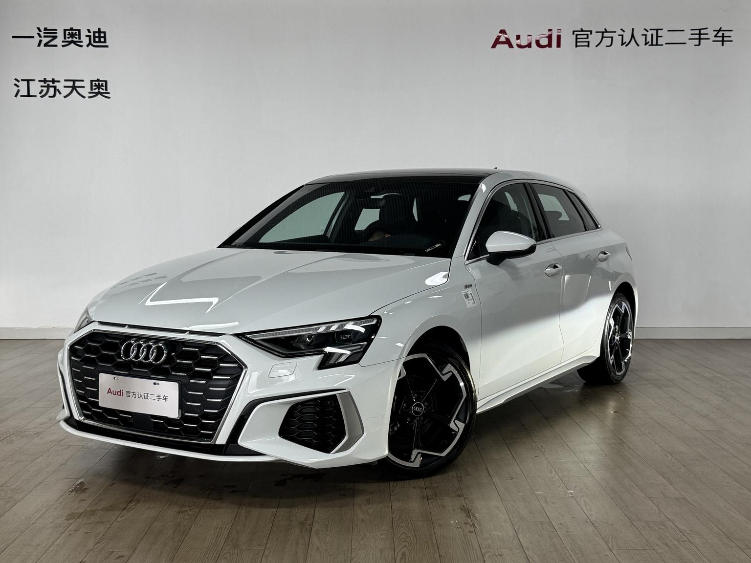Audi A3 35 TFSI Luxury Sport 2024