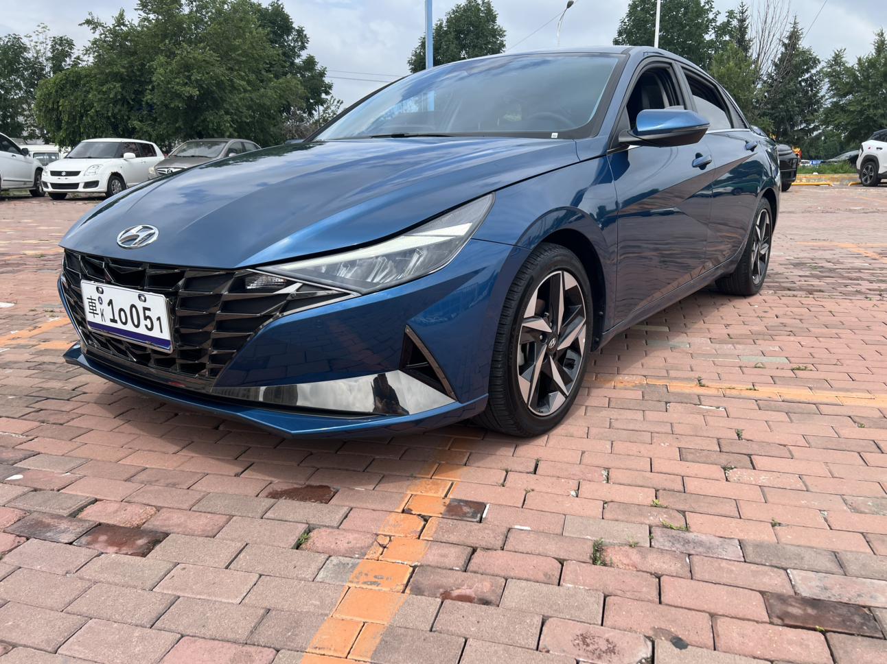Hyundai Elantra LUX Premium Edition (1.5L) 2022
