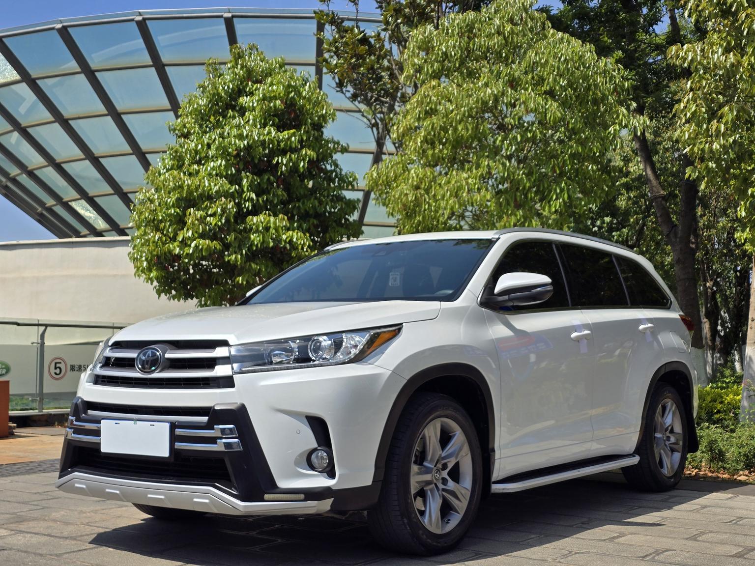Toyota Highlander Luxury 4WD 7-Seat 2021