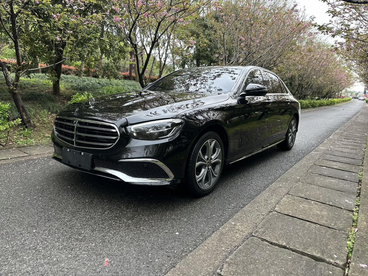 Mercedes Class-E E 300 L Fashion Sedan (2L) 2020