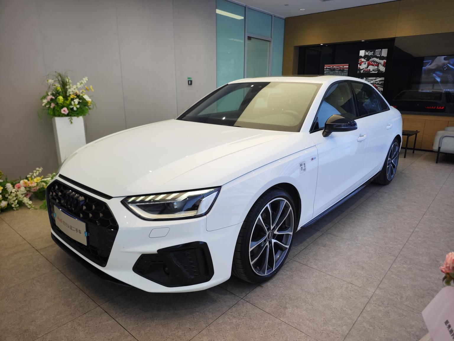 Audi A4L 40 TFSI Quattro Luxury Dynamic 2023