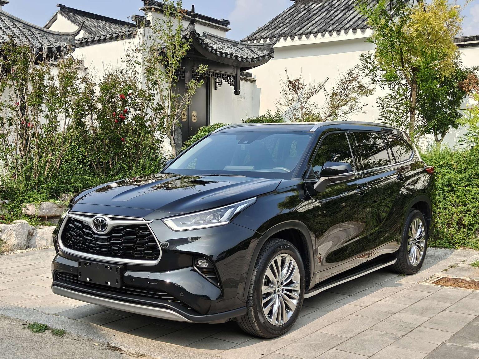 Toyota Highlander Premium 7-Seater AWD (2L) 2024