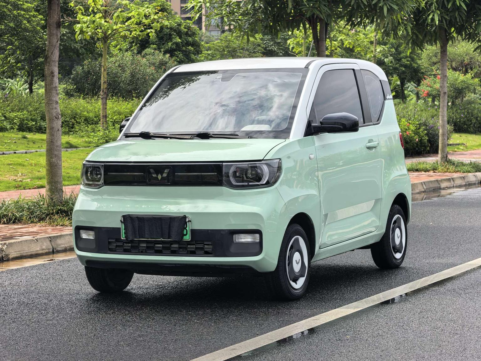 Wuling Miniev Macaron Premium Edition LFP (E6FA) 2023