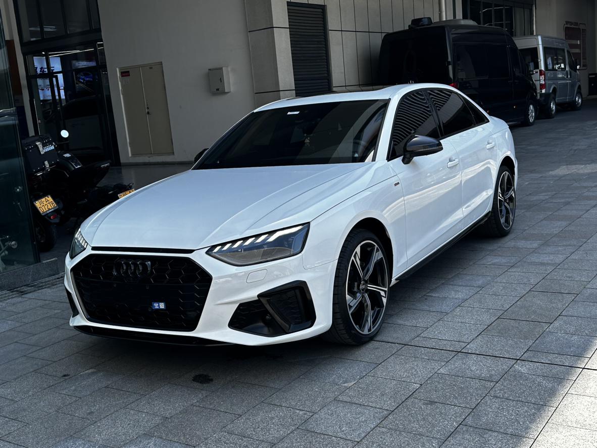 Audi A4L 40 TFSI Luxury Dynamic Starry Night 2024