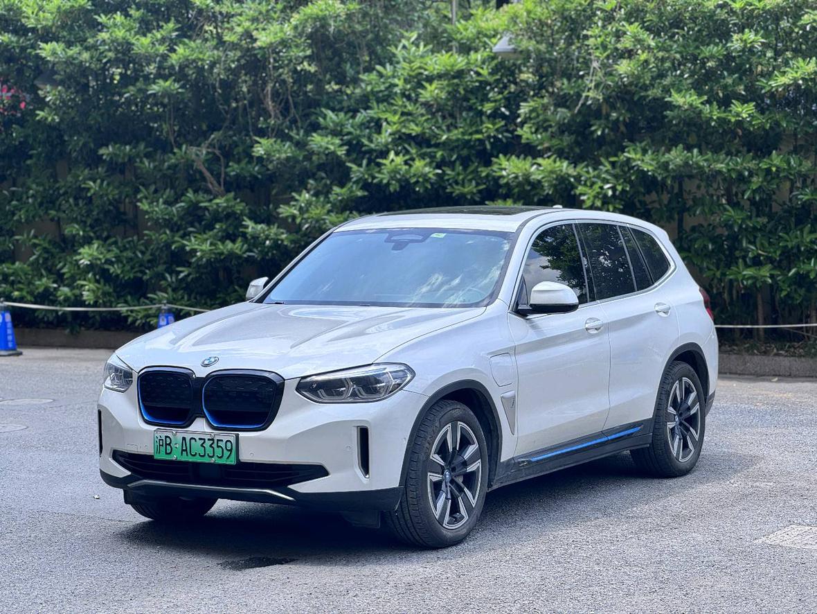 BMW X3 Leading Facelift (AAA6) 2021
