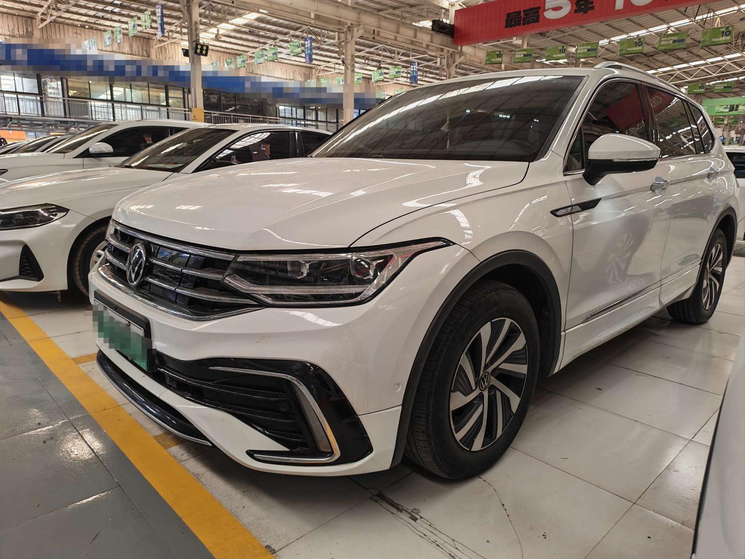 Volkswagen Tiguan-L 430 PHEV Premium (1.4L) 2024