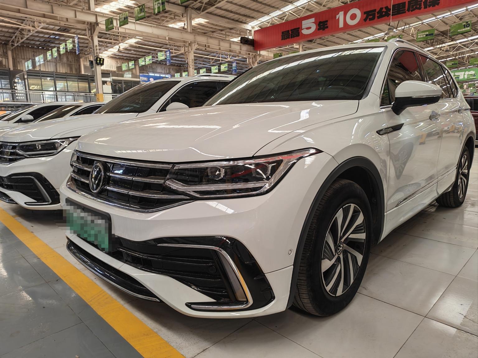 Volkswagen Tiguan-L 430 PHEV Premium (1.4L) 2024