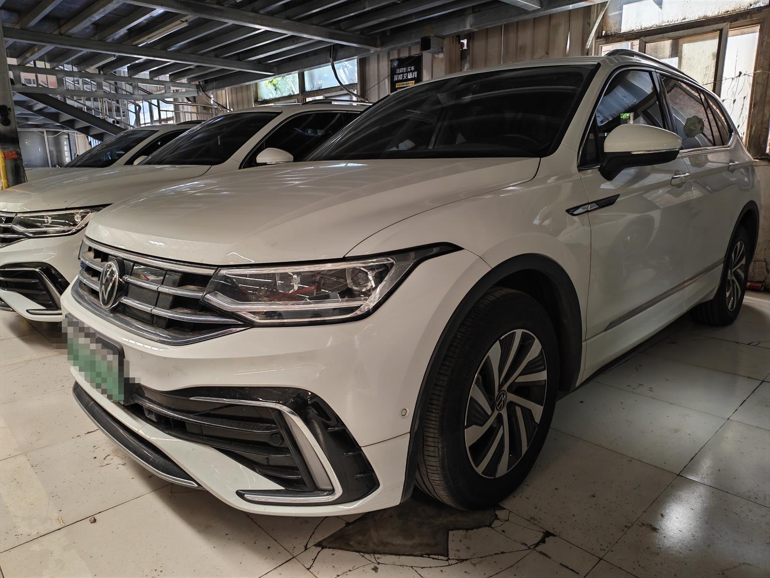 Volkswagen Tiguan-L 430 PHEV Premium (1.4L) 2024
