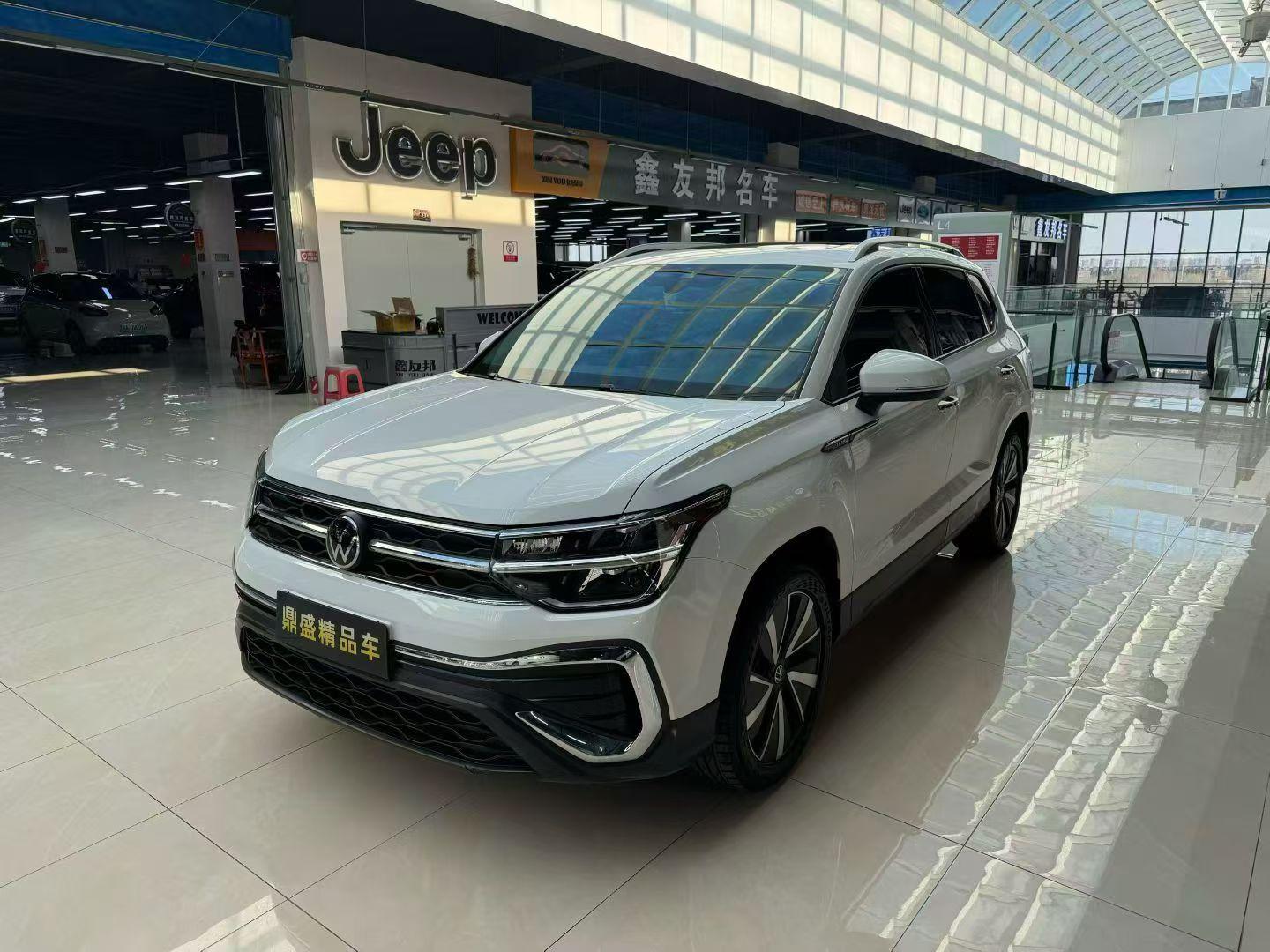 Volkswagen Tharu 300TSI 2WD Bright Moon (1.5L) 2024
