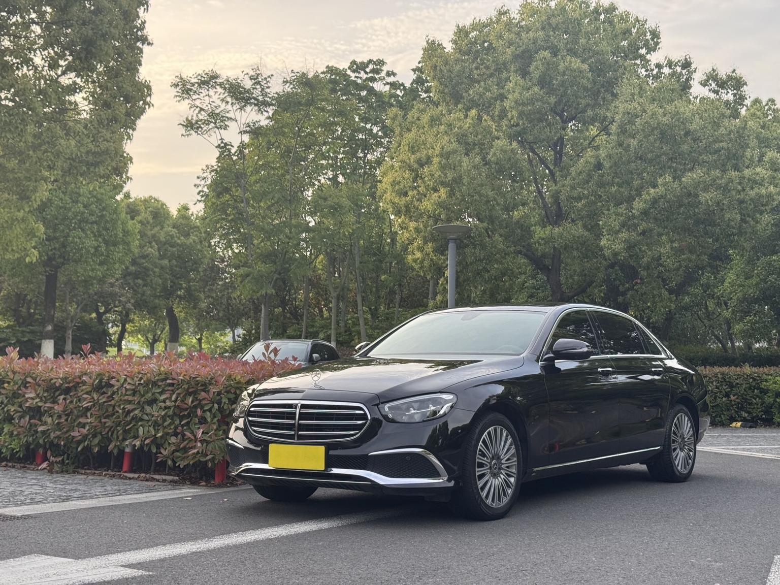 Mercedes Class-E E 300 L Fashion Sedan (2L) 2023