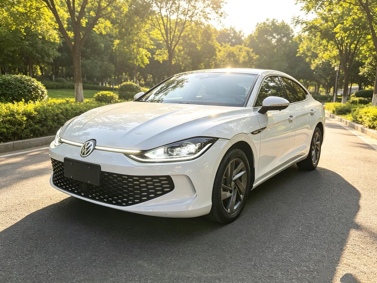 Volkswagen Lamando 280TSI DSG Xuanla 2024