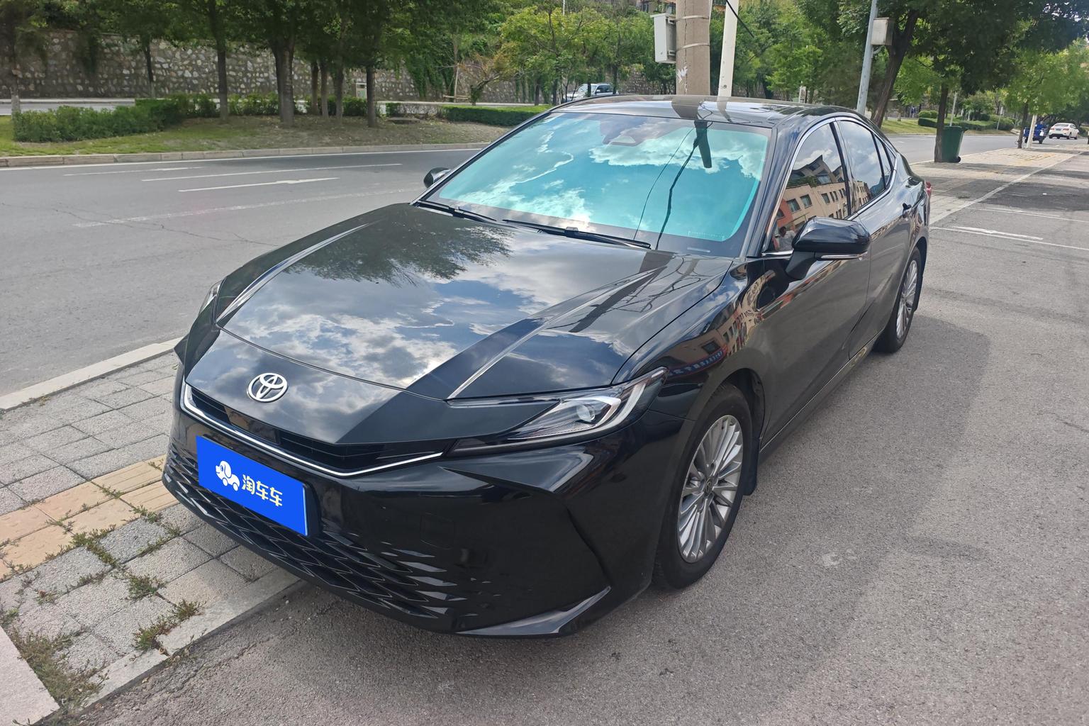 Toyota Camry 2.0E Elite (2L) 2025