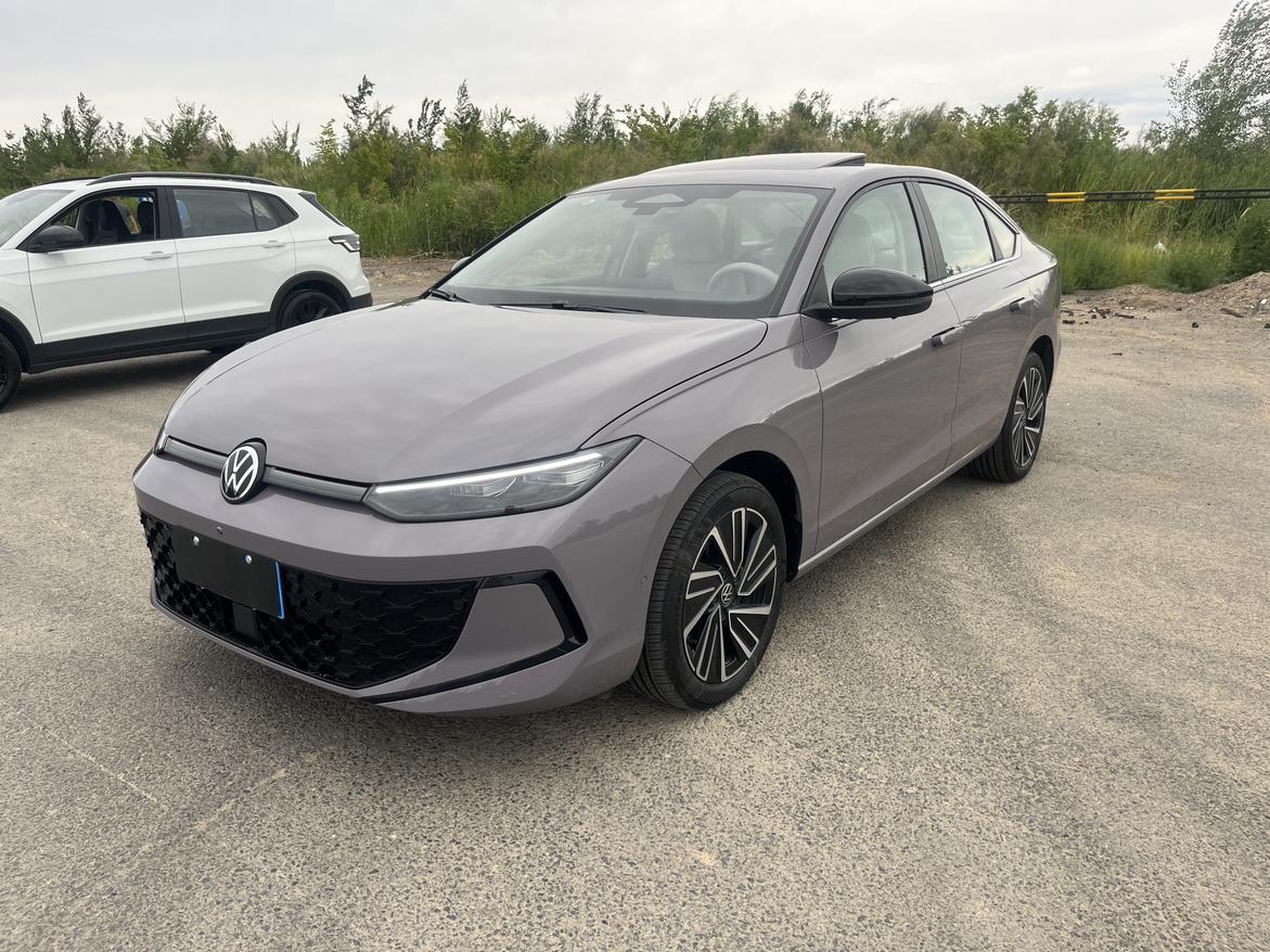 Volkswagen Lavida 300TSI Starlight 6 Million Edition 2025