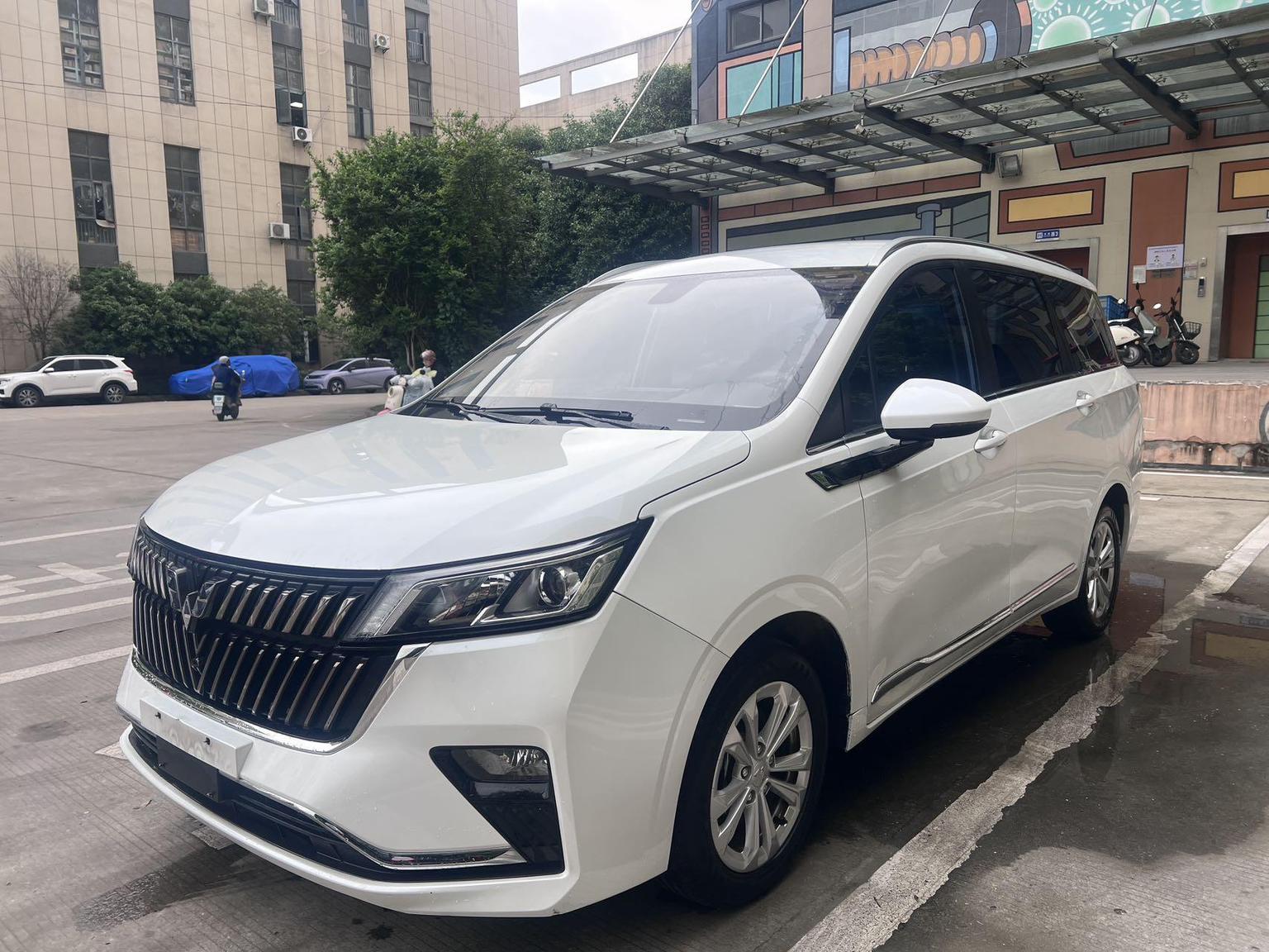 Wuling Jiachen Intelligent Luxury CVT 2023
