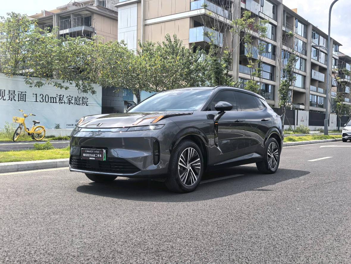 Lynk And Co 08 EM P 220 AWD Performance Halo (1.5L) 2024