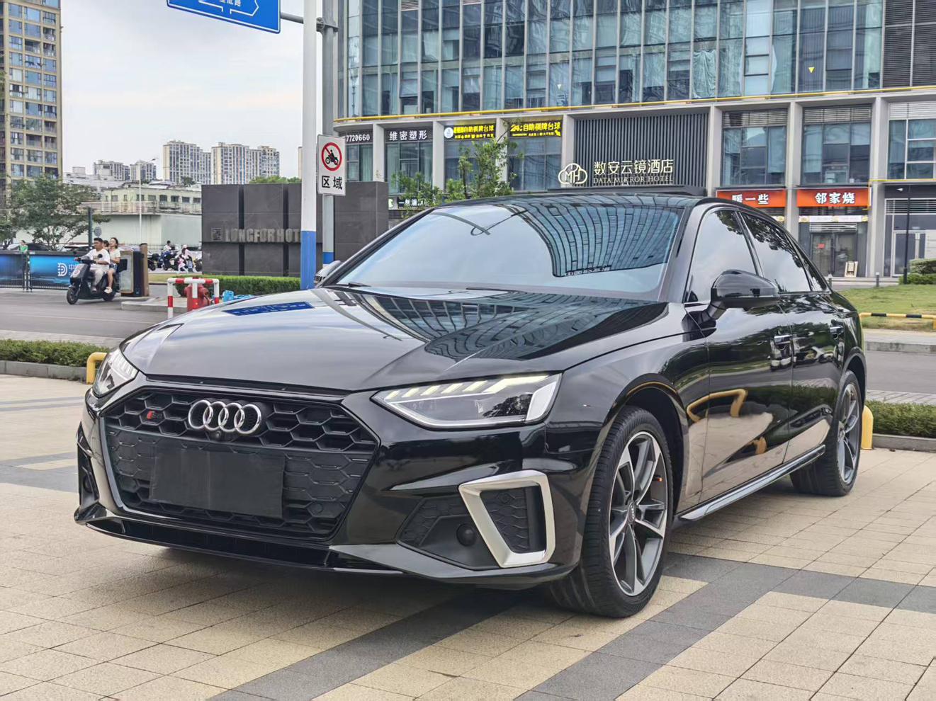 Audi A4L 40TFSI Life Edition 2021
