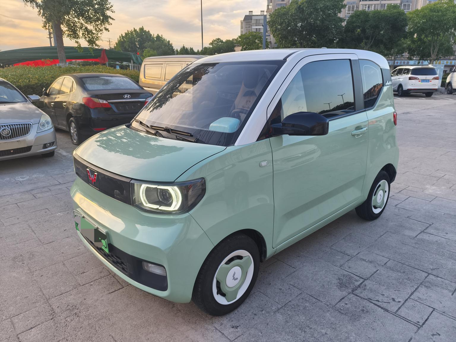 Wuling Miniev Macaron Premium Edition LFP (E6FA) 2022